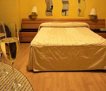 Apartments Europa Barcelona Zewnętrze zdjęcie